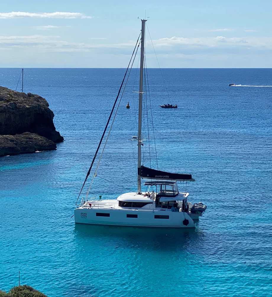 Catamaran Pura Vida